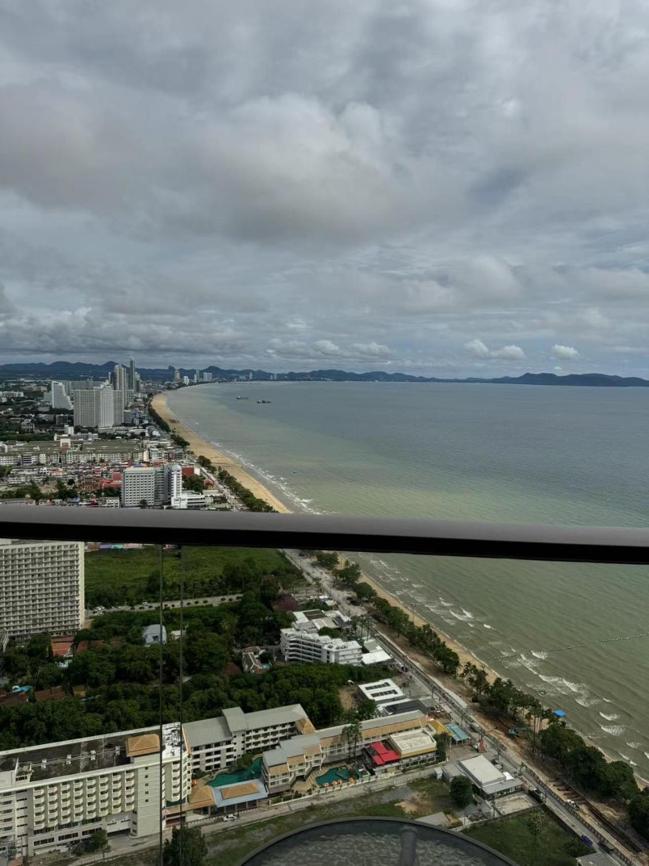 Copacabana Beach Jomtien 科帕卡巴纳海乔木提安海滩毗邻乔木提安夜市 Exterior photo